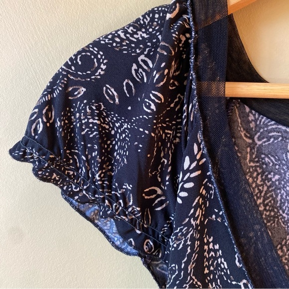 BCBGMaxAzria Black Paisley Faux Wrap Vneck Lace Cap Sleeve Size Small - Picture 6 of 12